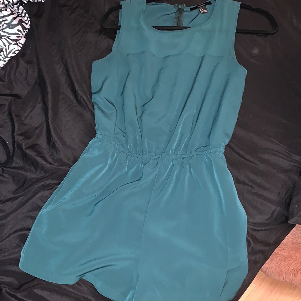 Forever 21 Green Romper w/ Pockets